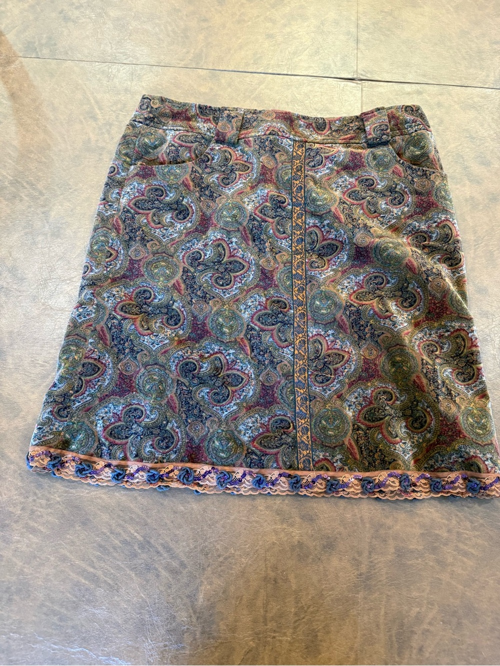 Nanette Lepore Olive Paisley Mini Skirt with Trim Y2K Tapestry Boho Chic Size 8 - Picture 2 of 12